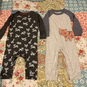 Lot of 2 18 month long sleeve infant boys long sleeve rompers